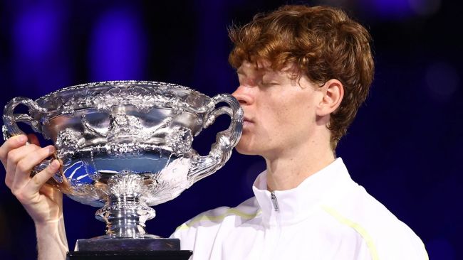 Jannik Sinner "tekee valtavaa vahinkoa urheilullemme", sanoo entinen tennispelaaja