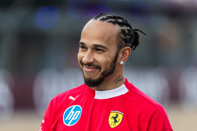 Lewis Hamiltonista tuli Barcelonassa kauden 1970 jälkeen vanhin Formula 1 -osakilpailun voittaja