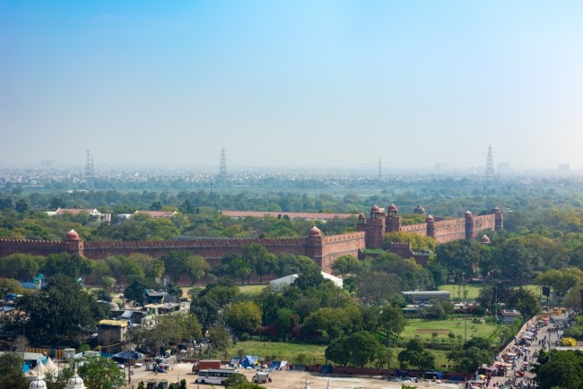 Kahdeksan kuoli auton räjähdyksessä lähellä Delhin Punaista linnoitusta