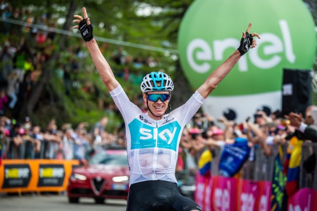 Chris Froome pysyy vaitonaisena tulevaisuudestaan emotionaalisen kunnianosoituksen aikana La Vuelta 2026 -tapahtumassa