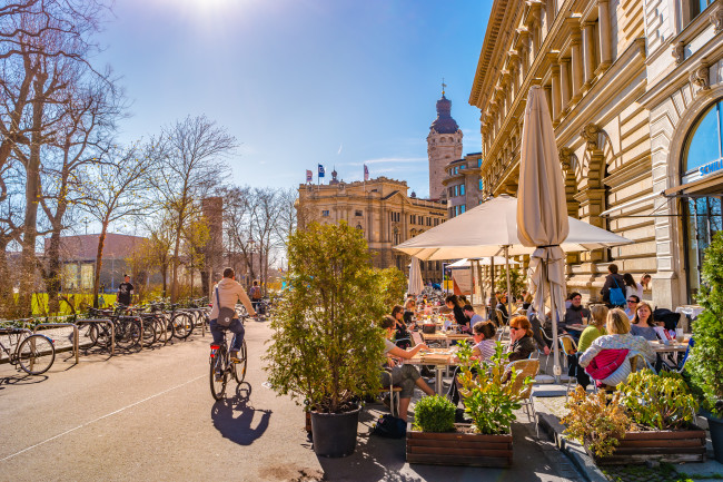 Kaksi kuollut, reilusti yli tusina loukkaantunut "hirvittävässä riehumisessa" Leipzigissa, Saksassa