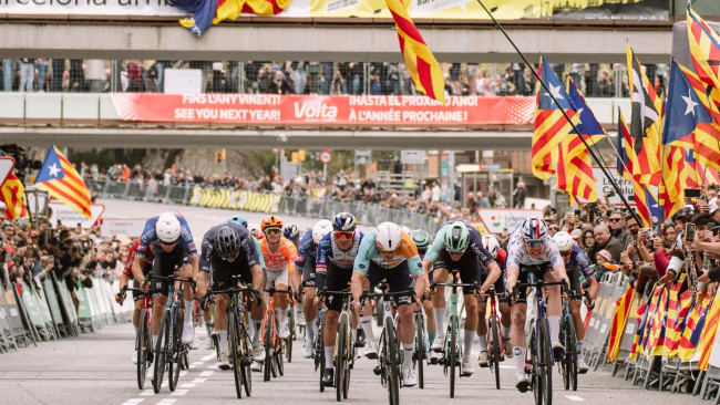 Volta a Catalunya: Vingegaardin ensimmäinen voitto, Brady Gilmoren ensimmäinen etappi