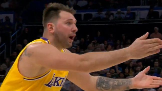 Luka Doncicin kiistanalainen ulosajo saa Lakersin kannattajat raivostumaan