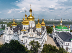 Ven&auml;j&auml;n iskut osuivat 1000-luvulta per&auml;isin olevaan historialliseen Kiovan katedraaliin: Yhdeks&auml;n ihmist&auml; kuoli viimeisimmiss&auml; hy&ouml;kk&auml;yksiss&auml;