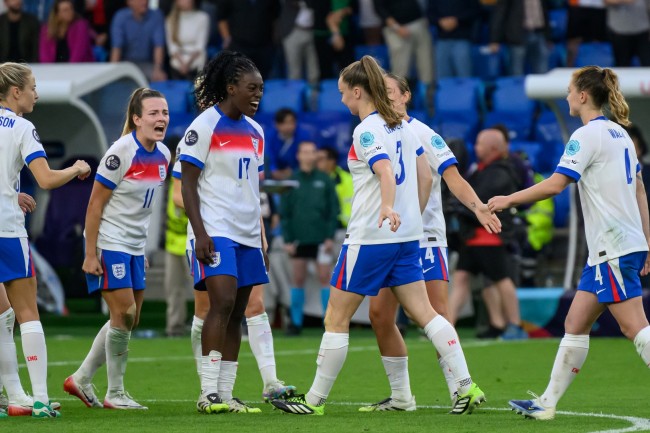 Englannin ystävyysotteluvoittoa Australiasta varjostaa eurosankari Michelle Agyemangin loukkaantuminen