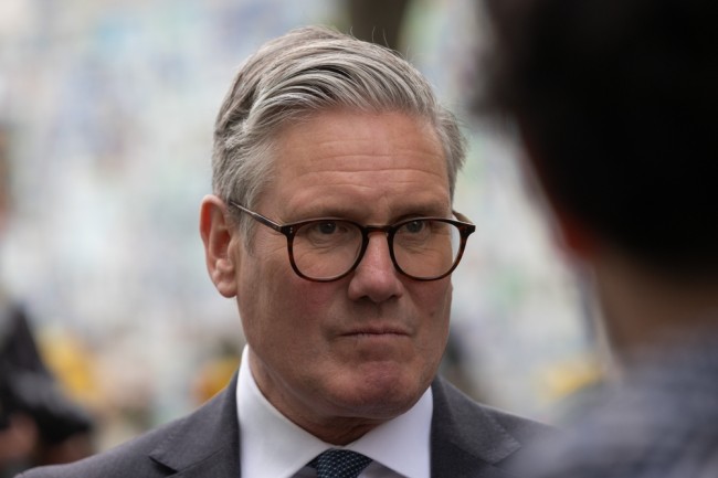 Starmer: "Tullien soveltaminen liittolaisiin Naton kollektiivisen turvallisuuden ylläpitämiseksi on täysin väärin"