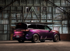 Katso t&auml;t&auml; Infinity-SUV:t&auml;, jossa on GT-R-moottori sis&auml;ll&auml;