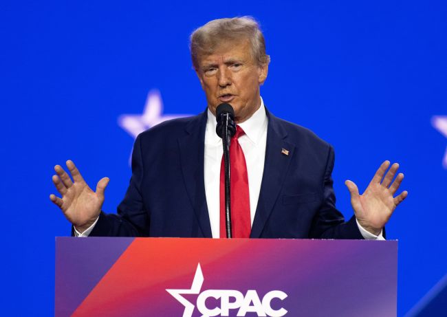 Trump sanoo pitävänsä parempana ydinsopimusta Iranin kanssa kuin "sen pommittamista"