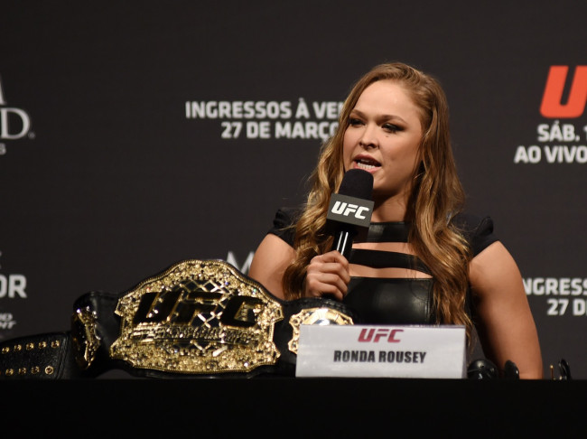 Ronda Rousey käy tavallista useammissa lääkärintarkastuksissa aivotärähdyshistoriansa vuoksi