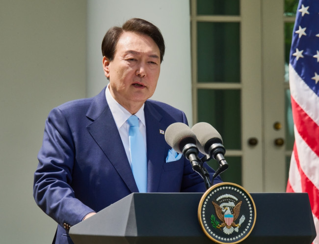 Etelä-Korean tuomioistuin tuomitsi ex-presidentti Yoonin elinkautiseen vankeuteen kapinasta