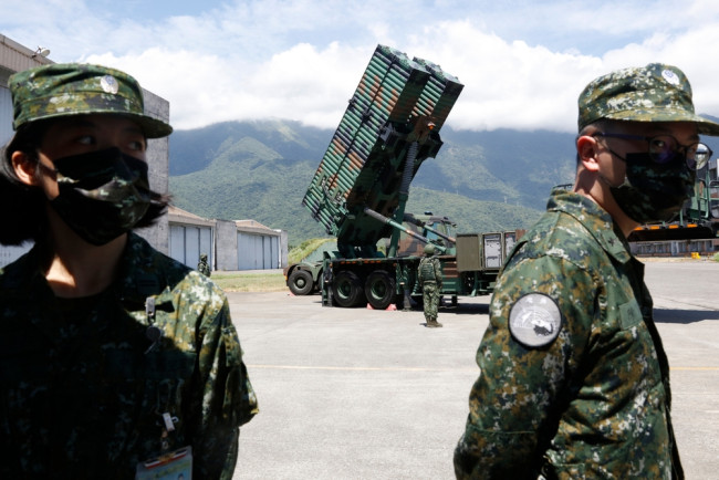 Yhdysvaltain lainsäätäjät kehottavat Taiwania hyväksymään 40 miljardin dollarin puolustusbudjetin