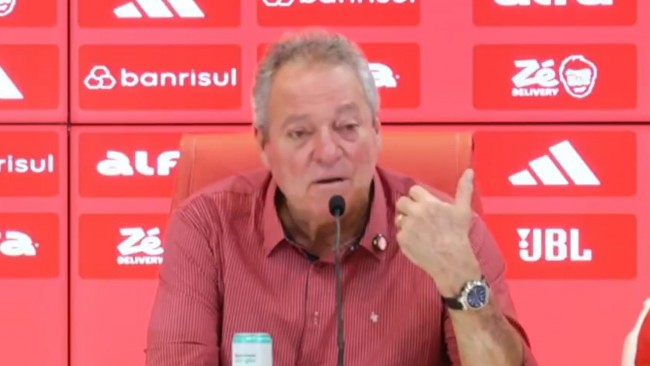 Brasilialaisvalmentaja esittää valitettavan anteeksipyynnön homofobisten kommenttien jälkeen: "Värit eivät määrittele sukupuolta, luonne ratkaisee"