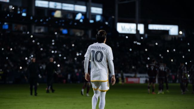 LA Galaxyn tähti Riqui Puig ei pelaa ennen vuotta 2027 jatkuvan polvivammansa vuoksi