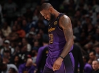 LeBron James j&auml;tt&auml;&auml; kauden alun v&auml;liin iskiasvaivan takia ensimm&auml;ist&auml; kertaa 23 vuoteen