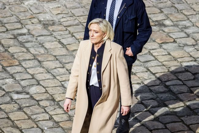 Marine Le Peniä kiellettiin asettumasta ehdolle tuomion jälkeen