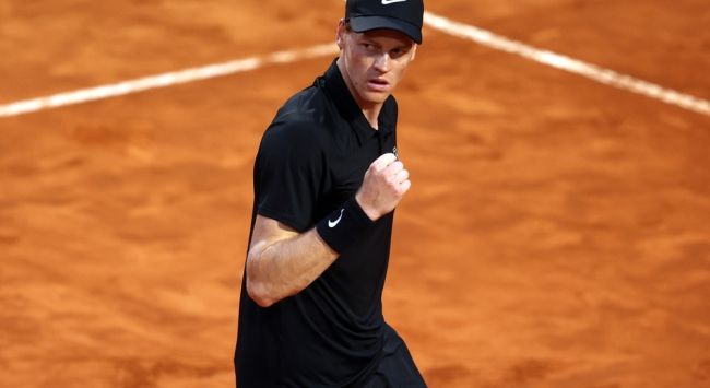 Sinner syrjäyttää Alcarazin ATP-rankingissa ja jatkaa vaikuttavaa Masters 1000 -kisaa