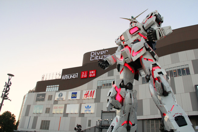 Maailmankuulu Gundam-patsas Tokiossa poistetaan loppukesästä