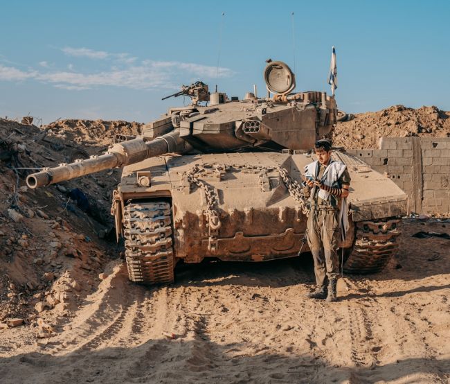 Israelin panssarivaunut etenevät Gazan kaupunkiin Trumpin valmistautuessa tapaamiseen