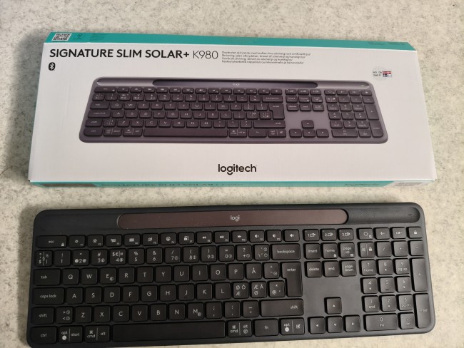 Logitech Signature Slim Solar+ K980