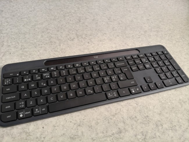 Logitech Signature Slim Solar+ K980