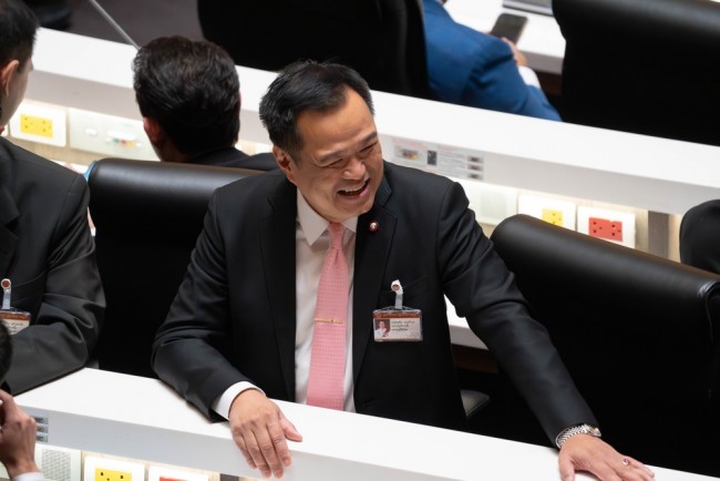 Thaimaa nimittää kolmannen pääministerin kahden vuoden sisällä