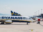 Ryanairin pomo vaatii aamup&auml;iv&auml;n juomien kielt&auml;mist&auml; lentoasemalla