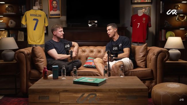 Cristiano Ronaldo keskustelee Mr. Beastin kanssa mahdollisuudesta pelata poikansa kanssa
