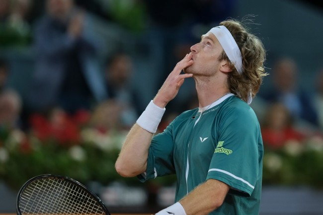 Andrey Rublev voitti Arthur Ashe Humanitarian Award -palkinnon säätiöstään, joka auttaa kriittisesti sairaita lapsia