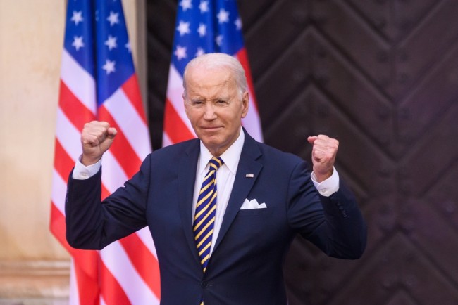 Joe Biden päättää eturauhassyövän sädehoidon