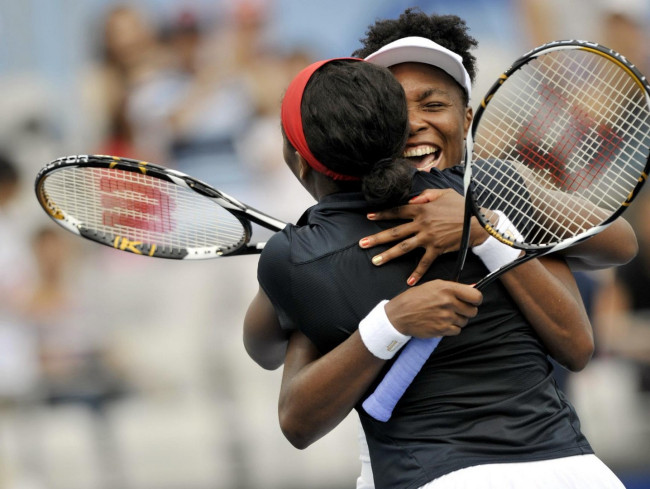 Serena Williams ja Venus Williams palaavat neljän vuoden tauon jälkeen ja pelaavat naisten kaksinpeliä Wimbledonissa