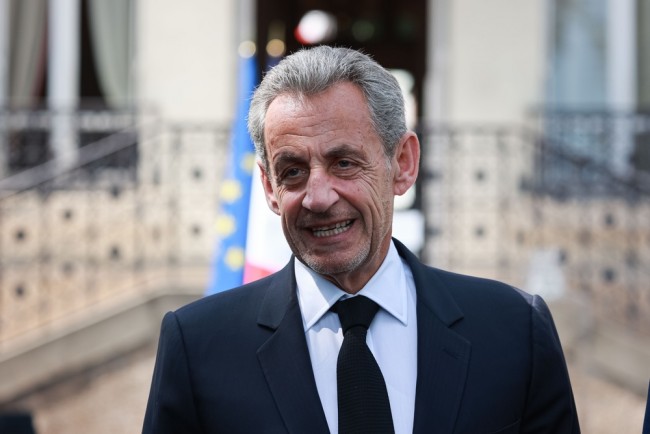 Ranskan entinen presidentti Sarkozy aloittaa viiden vuoden vankeusrangaistuksen