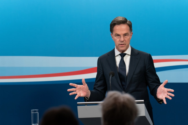 Rutte tukee Yhdysvaltain ja Israelin iskuja Iraniin, mutta sulkee pois Naton roolin