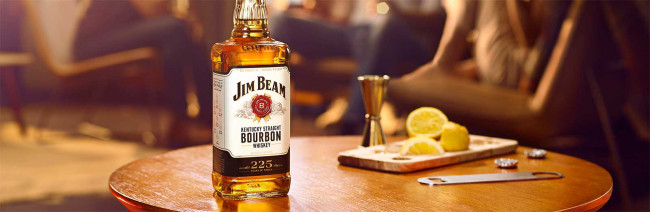 Bourbonin markkinat hidastuvat jyrkästi, ja Jim Beam keskeyttää tuotannon vuoteen 2027 asti.
