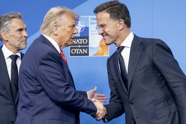 Trump puhuu Naton Rutten kanssa Grönlannista