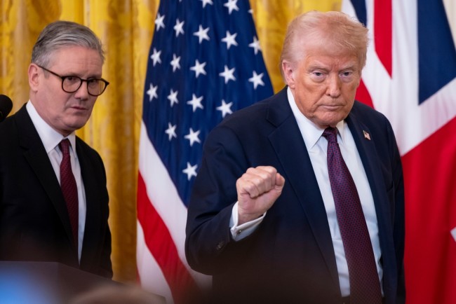 Starmer toistaa Britannian kannan Grönlantiin Trumpin kanssa käydyssä puhelussaan