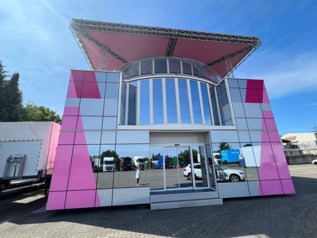 Voit ostaa todellisen Formula 1 -asuntoauton