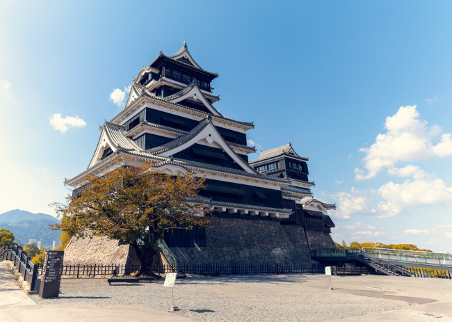 Japanin Kumamotossa on tapahtunut 7,1 magnitudin maanjäristys; raportoidaan loukkaantuneista, evakuoinneista ja tuhoista