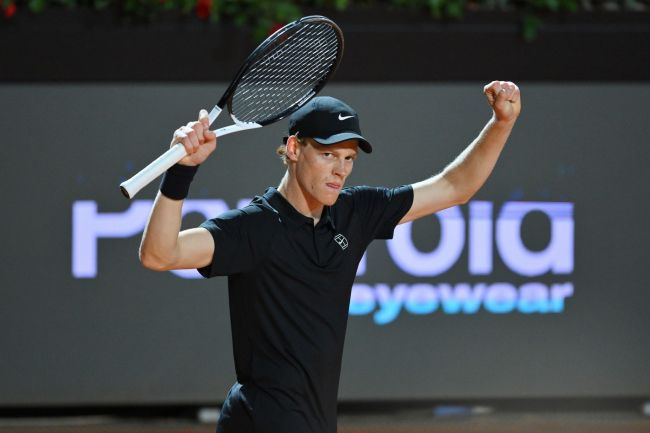 Jannik Sinner voitti vuoden kolmannen mestaruuden Learner Tieniä vastaan Pekingissä