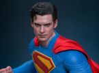 Hot Toys esittelee todella yksityiskohtaisen Superman-figuurin