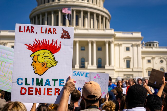 Trump määrää Yhdysvaltojen laajamittaisen irtautumisen globaaleista instituutioista