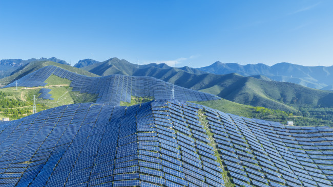 Kiinan aurinkovoimabuumi hiipuu vuoden 2025 huipun jälkeen