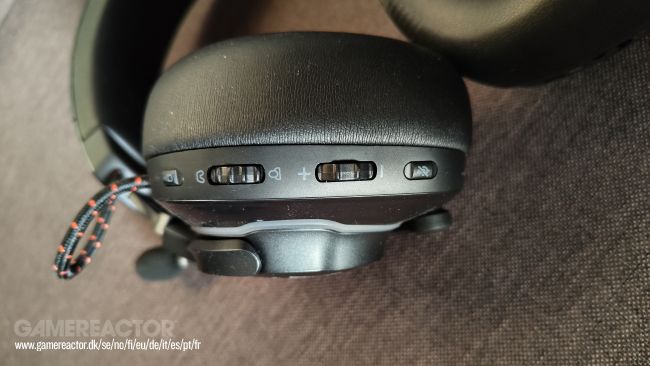 JBL Quantum 810 Wireless - - Gamereactor