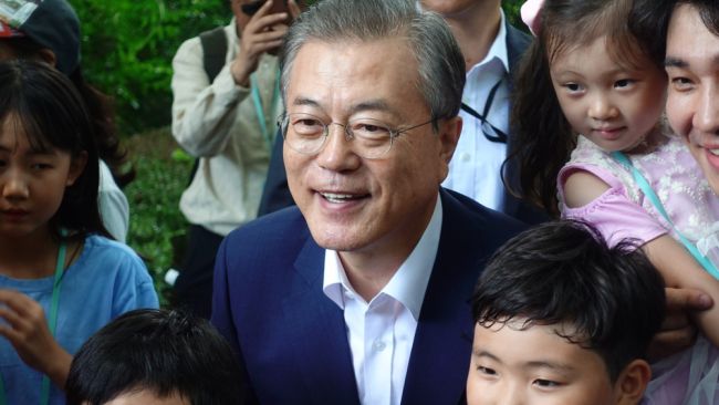 Etelä-Korean entinen presidentti Moon kutsuu lahjontasyytteitä poliittisesti motivoiduksi hyökkäykseksi