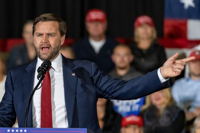 Vance vaatii, että Trump "ei salli" pitkittyvää Iranin sotaa