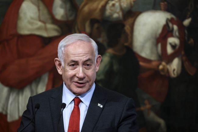 Netanjahu sanoo, että Israel hallitsee kaikkia Gazan osia, kun apu valmistautuu saapumaan