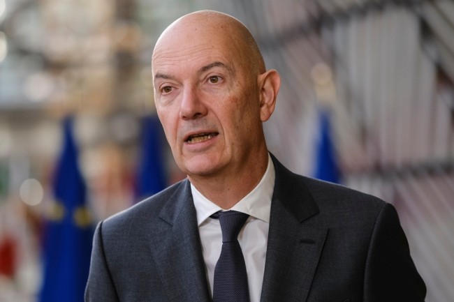 Macron nimittää Lescuren uudelleen valtiovarainministeriksi