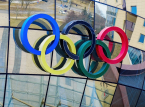KOK poistaa valkoven&auml;l&auml;isi&auml; urheilijoita ja symboleja koskevan kiellon ennen vuoden 2028 olympialaisia