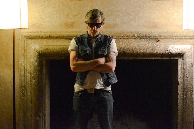 Kavinsky, ranskalainen DJ ja muusikko, joka tunnetaan kappaleesta ”Nightcall”, löydettiin kuolleena 50-vuotiaana