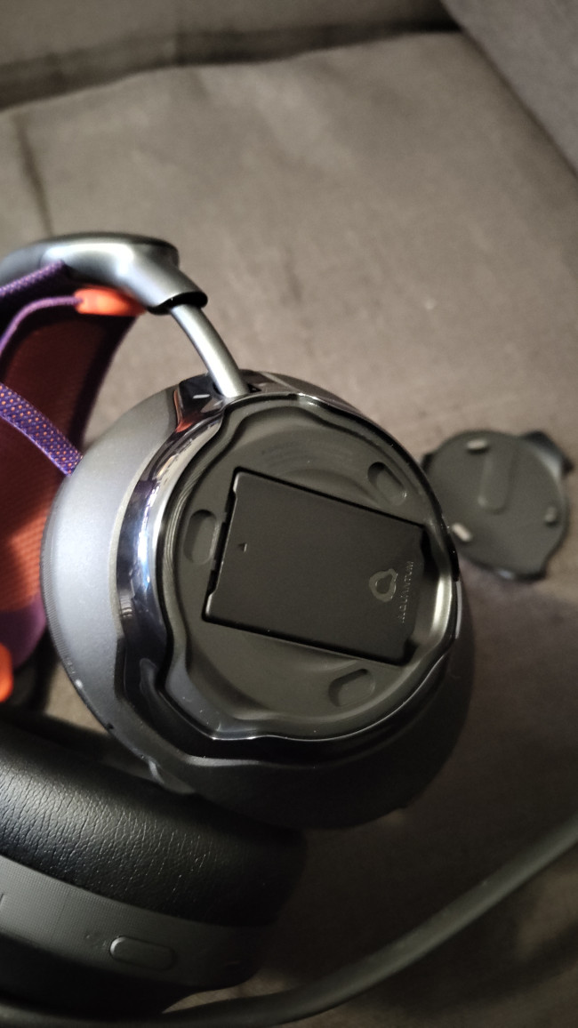 JBL Quantum 950 Wireless - täysi paketti kovaan hintaan