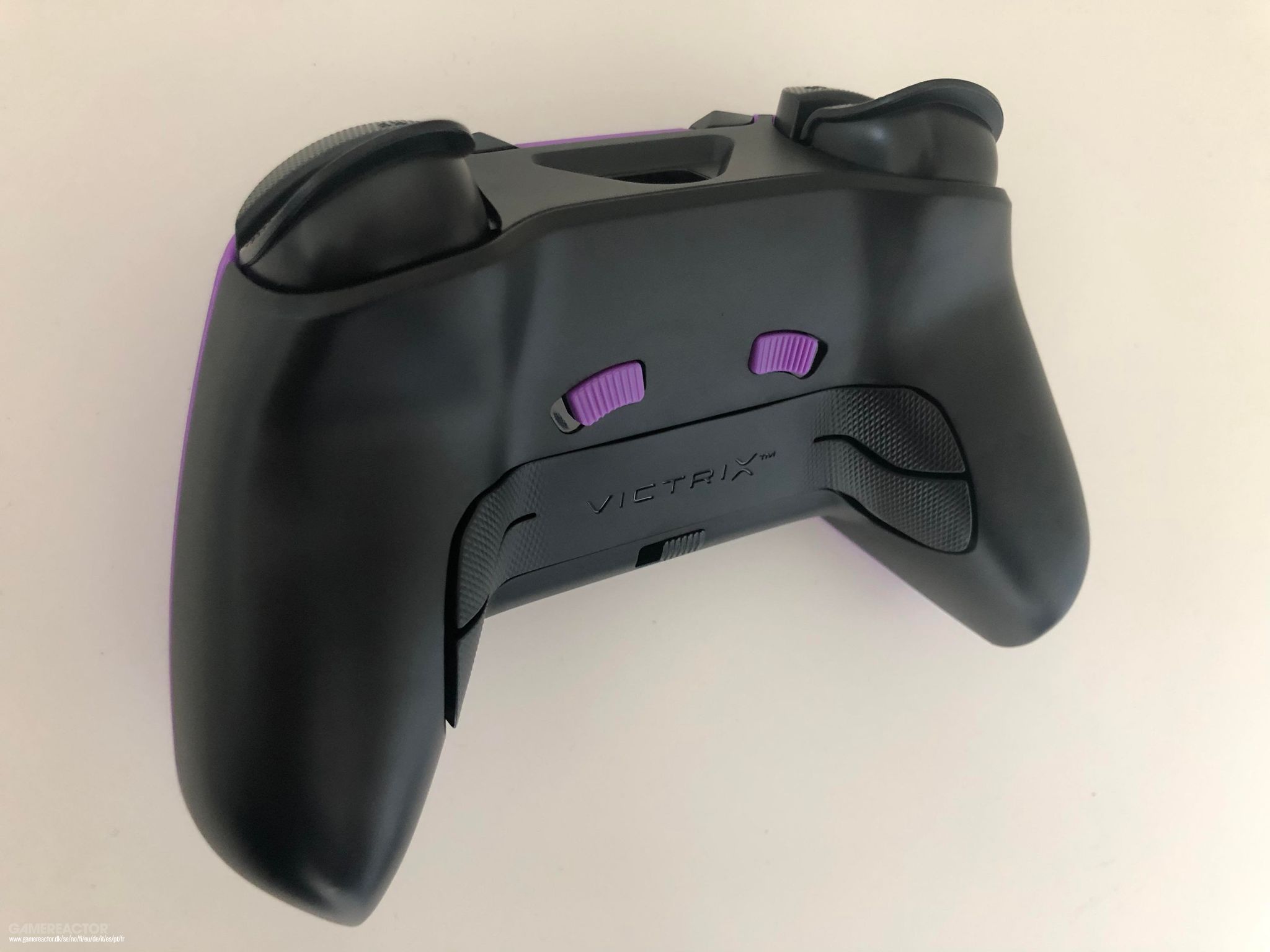 Victrix Gambit Dual Core Tournament Controller Gamereactor
